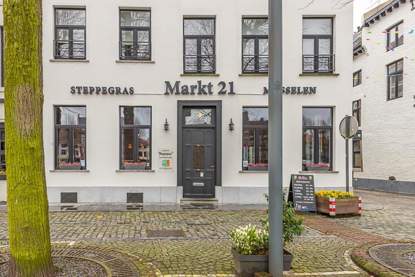 Guesthouses By Hotel Van Eyck 마세이크 외부 사진