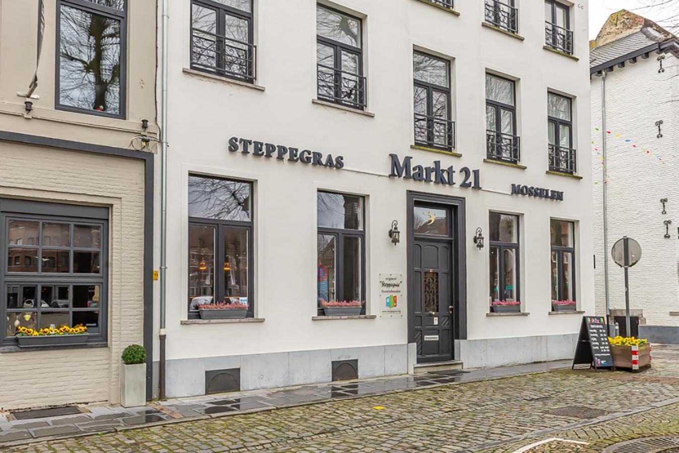 Guesthouses By Hotel Van Eyck 마세이크 외부 사진