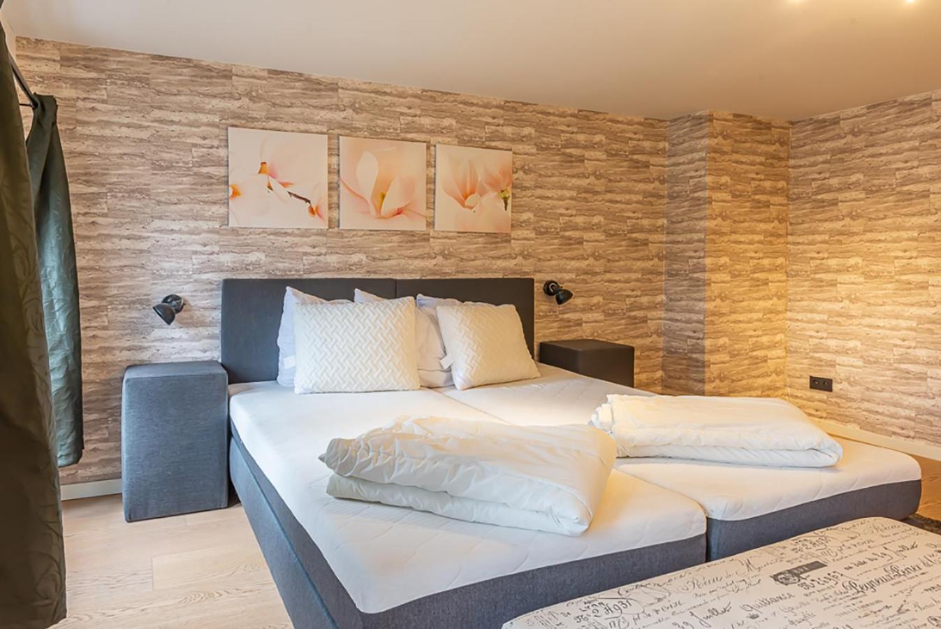 Guesthouses By Hotel Van Eyck 마세이크 외부 사진